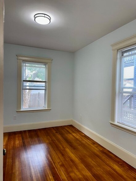 Foto del edificio - 38 Hawthorn Ave