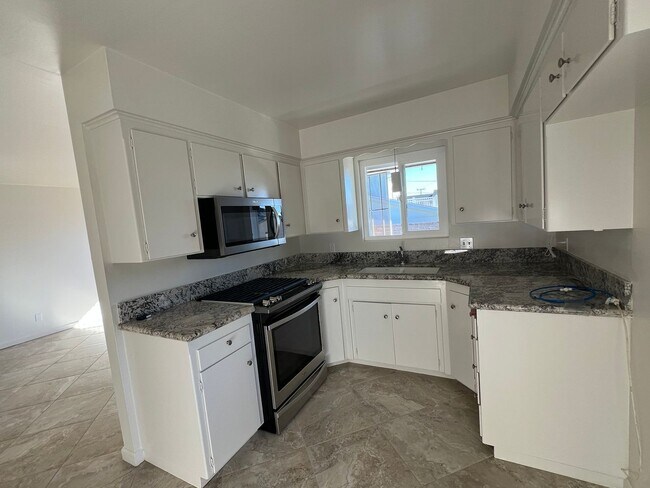 Foto del edificio - 2700 Hemlock Ave