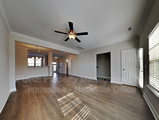 Foto del edificio - 1750 Park Terrace Ln
