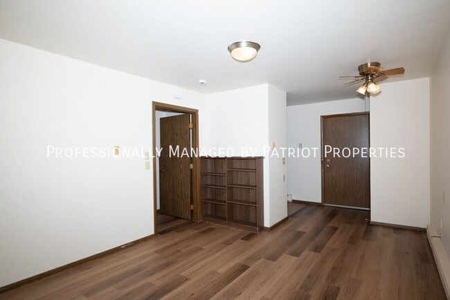 Foto del edificio - 724 Chase Blvd