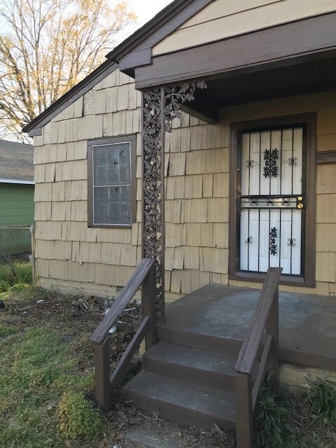 Primary Photo - 2307 Mobile Ave