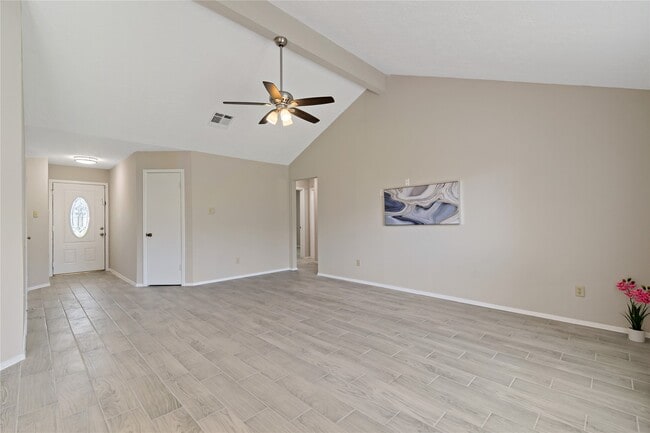 Foto del edificio - 7402 Shoshone Dr