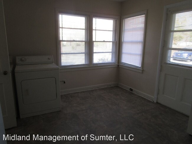 Building Photo - 2 br, 1 bath House - 7-A Mood Avenue