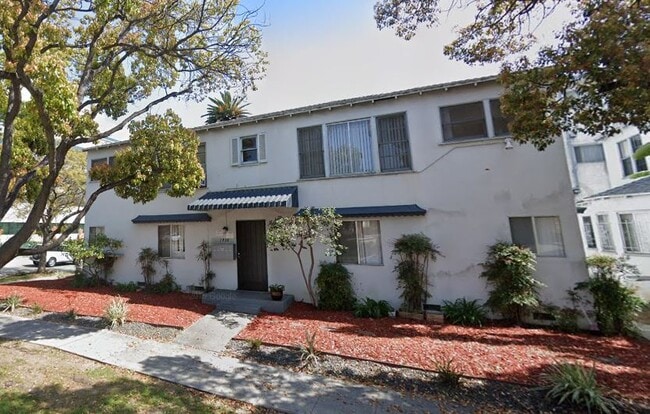 Building Photo - 1930 Arizona Ave