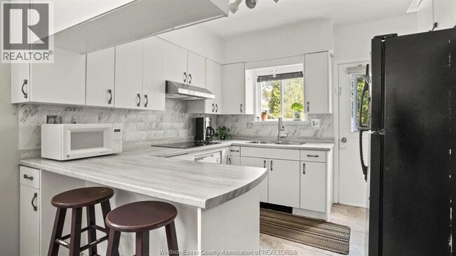Building Photo - 1374 Pelissier St