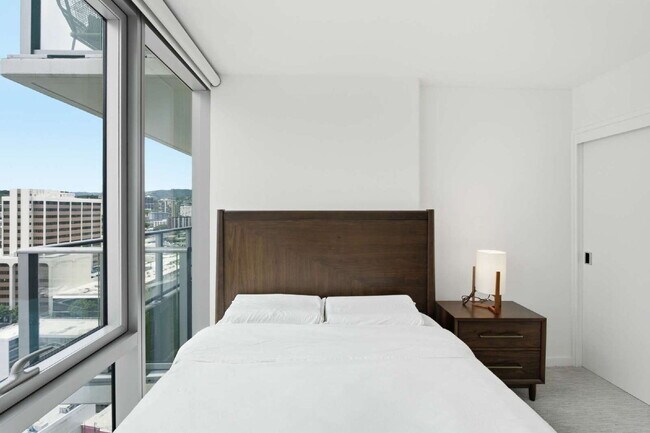Building Photo - Fully Furnished 1-Bedroom at The Park on Ke‘eaumoku – Liona Tower