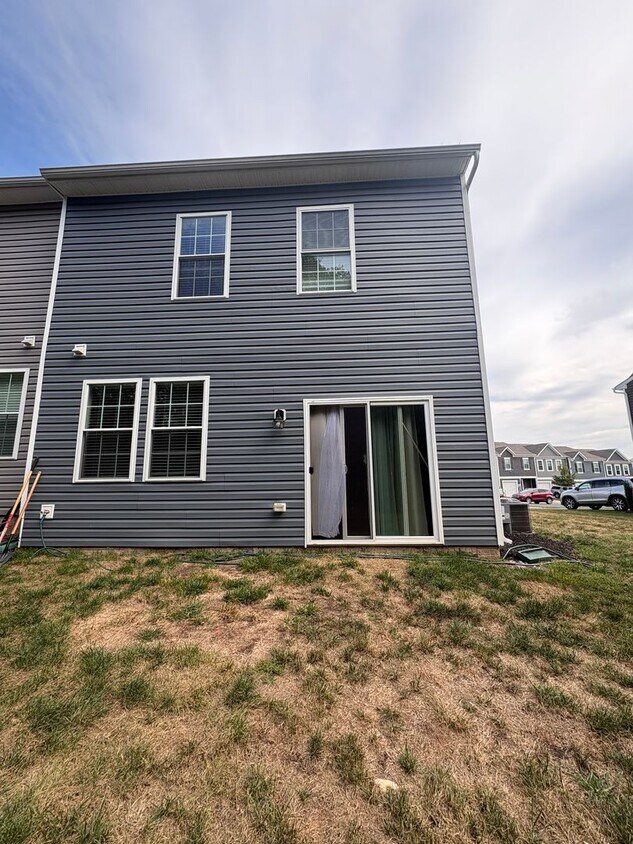 Foto del edificio - 3 Bedroom 2.5 Bath Townhouse Locust Run No...