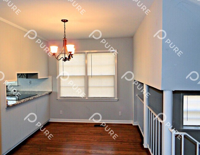 Foto del edificio - 1003 Heard Ct SE