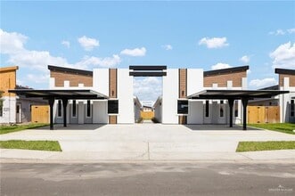 Building Photo - 16 N Onyx Ave