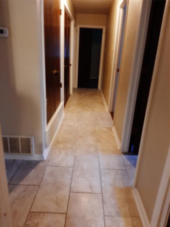 Building Photo - 2617 Tanglewood Dr