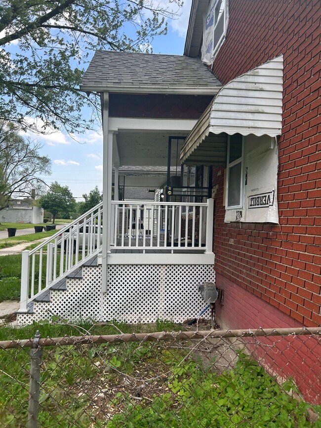 Foto del edificio - 4667 Eastlawn St