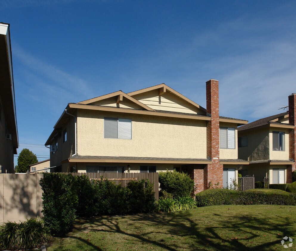 Building Photo - 4141 Howard Ave