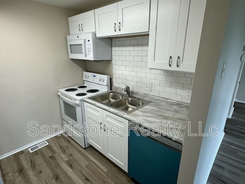 5520 Beavercrest Dr Unit 10, Lorain, OH 44053 Condo for Rent in