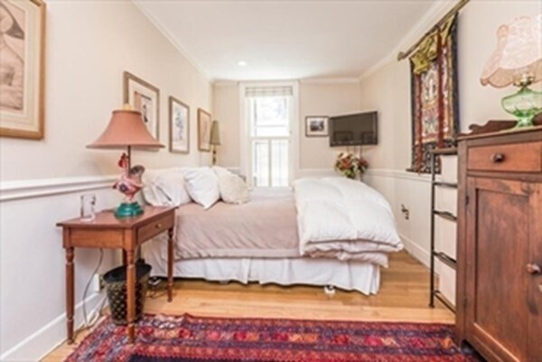 Building Photo - 258 Marlborough St
