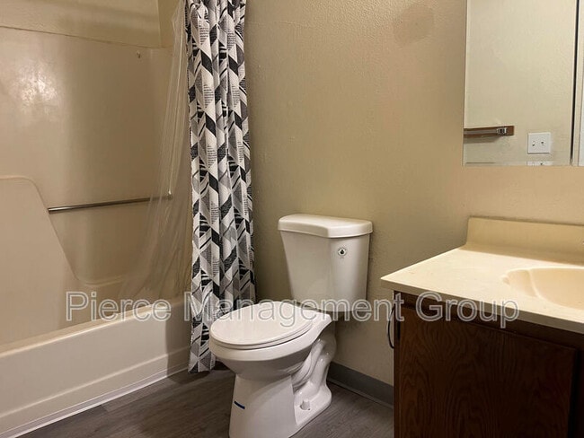 Foto del edificio - 20 Wolf Rd