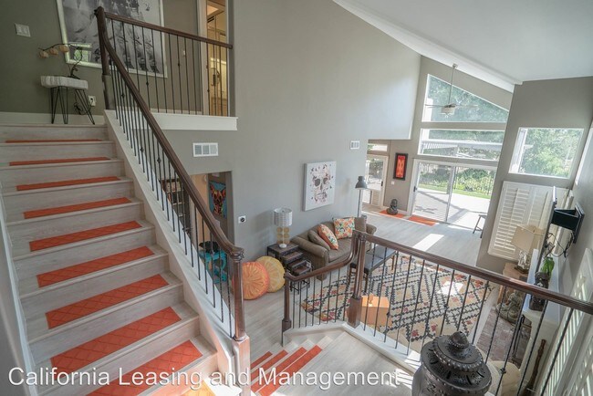 Building Photo - 3 br, 2.5 bath House - 24518 Windsor Drive #A