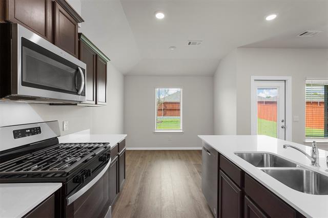 Foto del edificio - 2428 Montgomery St