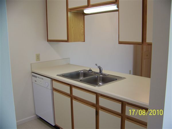 Building Photo - 308 Willow Ln