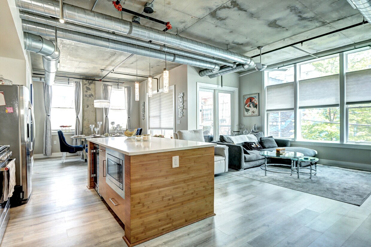 Photo - 2210 Blake St (Denver, CO)