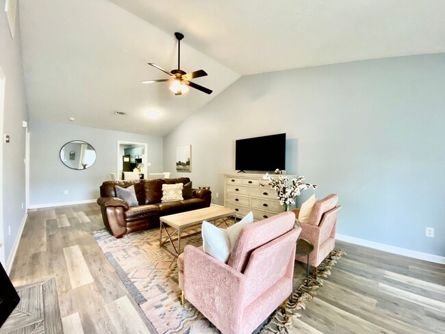 Foto del edificio - Furnished Evans Rental near Riverwood
