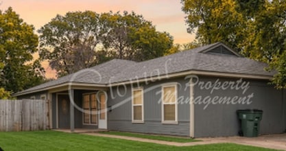 Building Photo - 1804 Stewart St