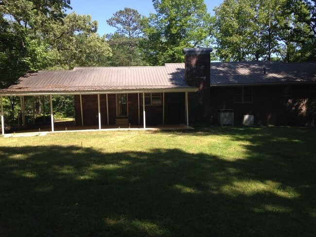 Building Photo - 1116 Lake Park Dr