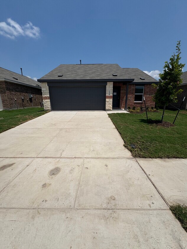 Primary Photo - 1522 Lanner Mdws Ln