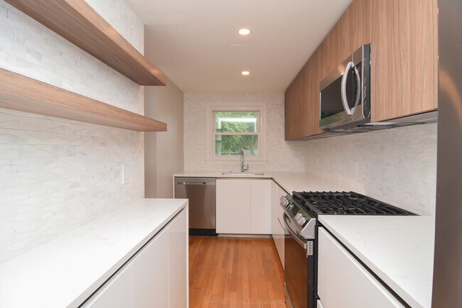 Building Photo - 47 Arcadia Ave