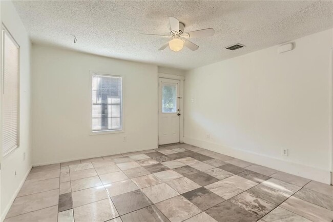 Building Photo - 1148 1/2 Gunter St