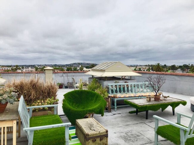 Roof Top Patio - Ambassador Executive Residences, LLC
