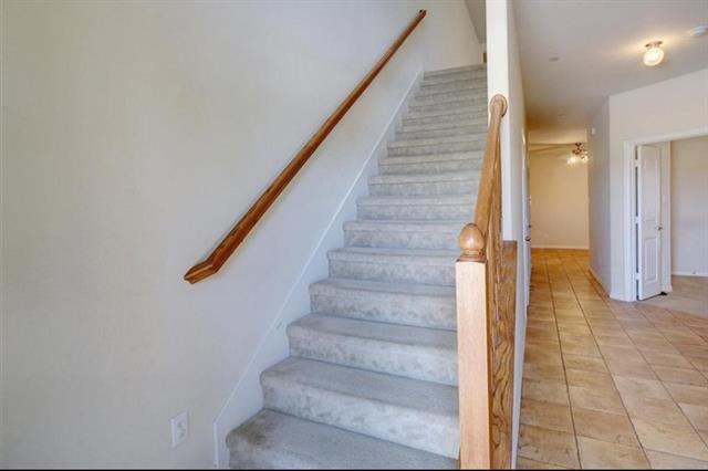 Building Photo - 8736 Paradise Dr
