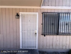 Building Photo - 4945 Kell Ln