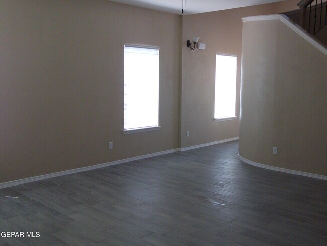 Foto del edificio - 5036 Gold Ranch Ave