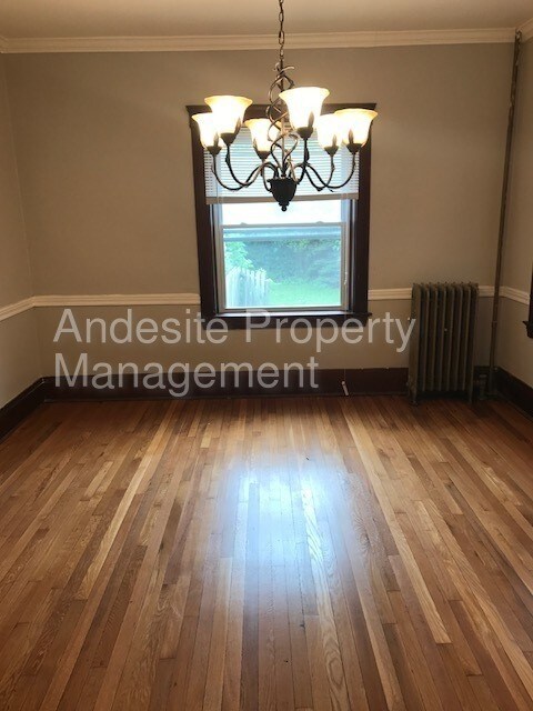 Building Photo - 2059 Quail St