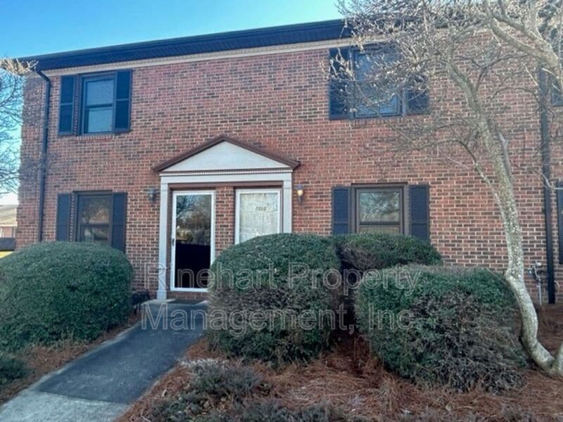Primary Photo - 285 S Herlong Ave
