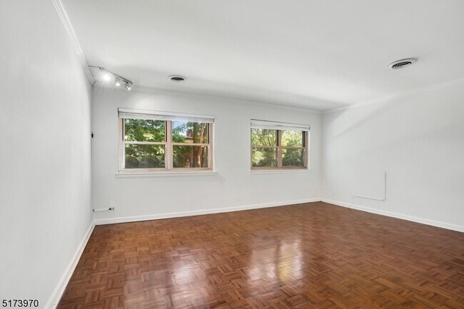 Building Photo - 361 Claremont Ave