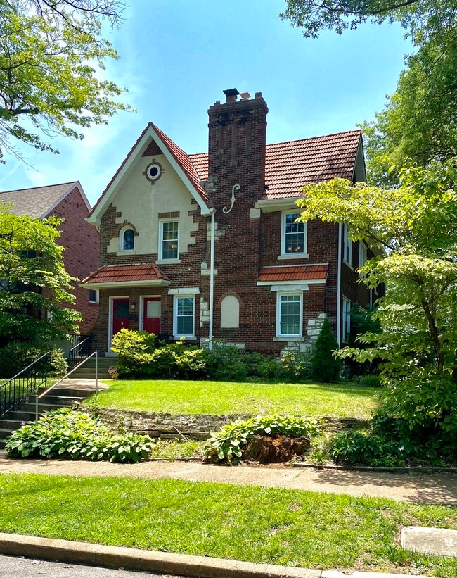 Building Photo - 7746 Gannon Ave