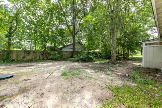 Foto del edificio - 7832 Newton Rd