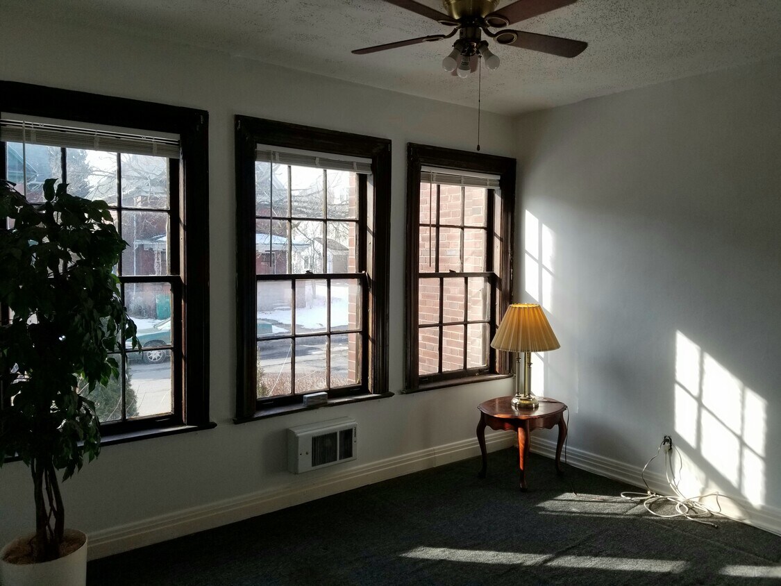 New cordless blinds are included - 555 7th St