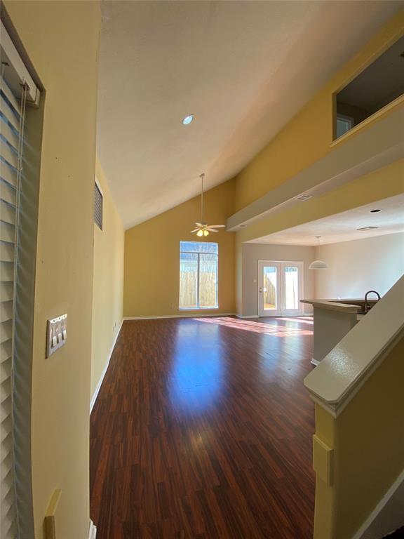 Foto del edificio - 18947 Candlelight Crescent Rd