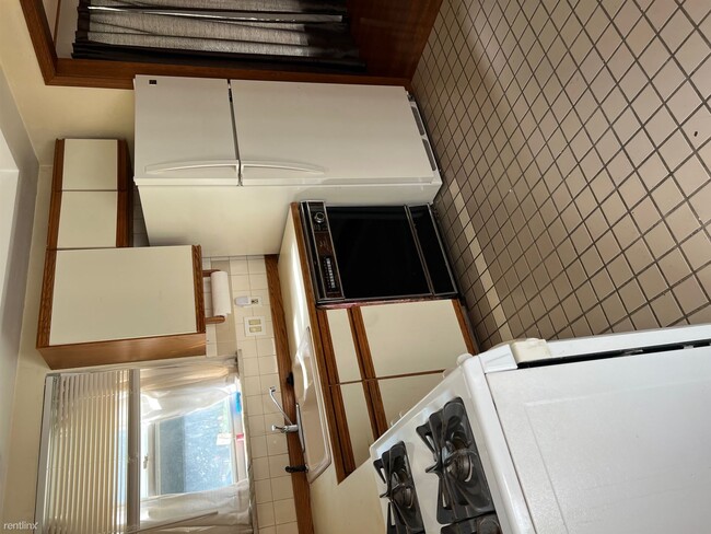 Building Photo - 2 br, 1.5 bath House - 22616 Tireman