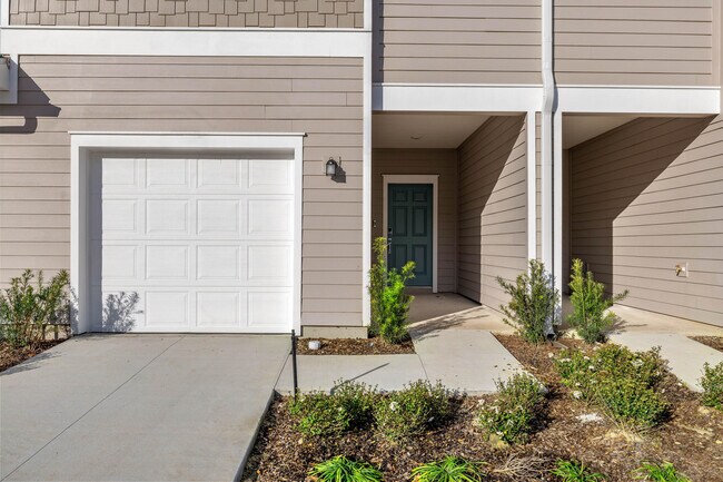 Building Photo - 3529 SE 37th Ct