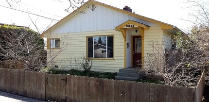 Building Photo - 2613 Utter St