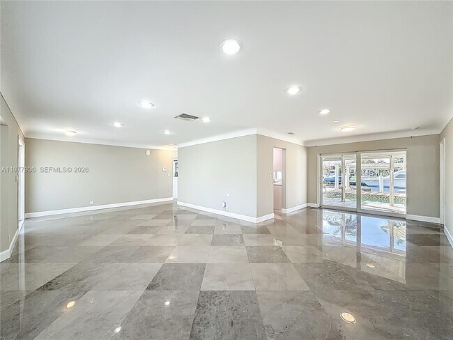 Building Photo - 2770 NE 8th Ct