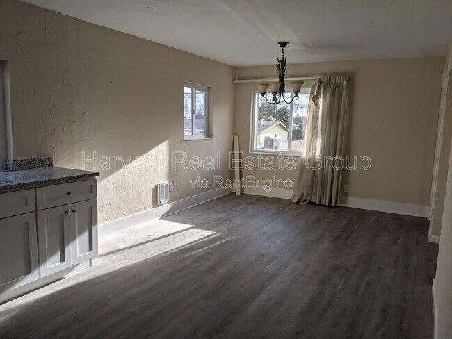 Foto del edificio - 9112 D St