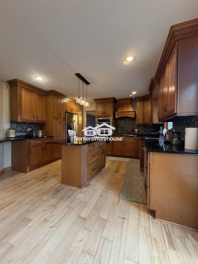 Building Photo - Available April 15 4 Bedroom 3 Bathrooms Single Family Home in Plymouth