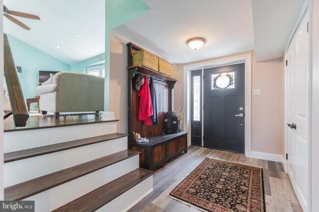 Building Photo - 3 bedroom in Philadelphia PA 19115