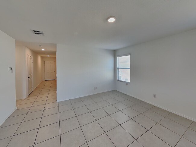 Foto del edificio - Modern Comfort Meets Prime Location – Single-Story Living at Its Best!