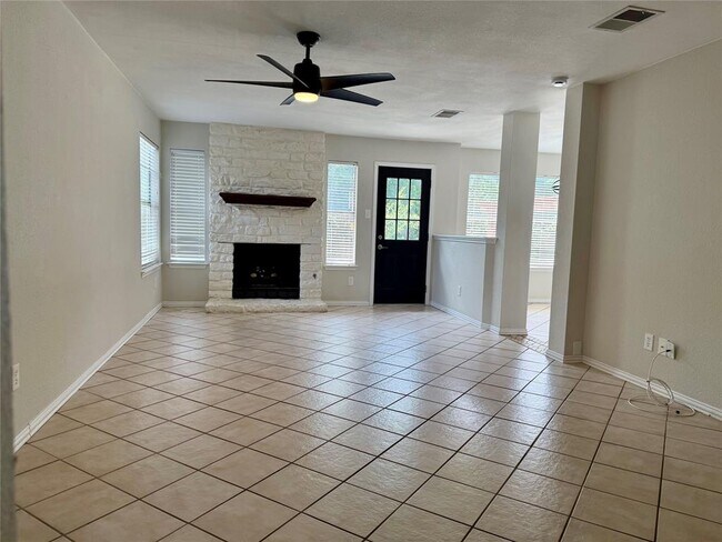 Building Photo - 8709 Cretys Cove