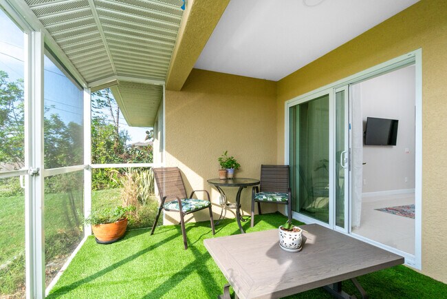 Foto del edificio - 10523 Pendleton Ave